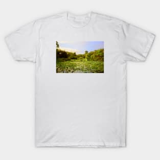 Water lily pond / Swiss Artwork Photography T-Shirt